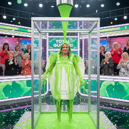 Female wearing maxipad